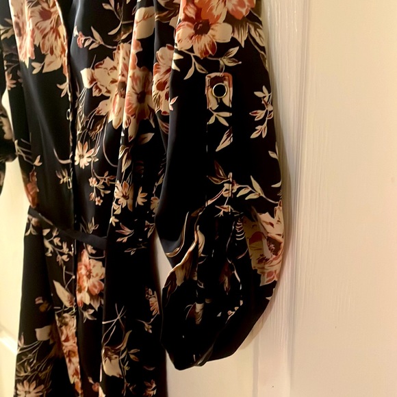 41 Hawthorne vintage-flower pattern 1/4 sleeve midi-dress, size med, navy blue. - Picture 5 of 6